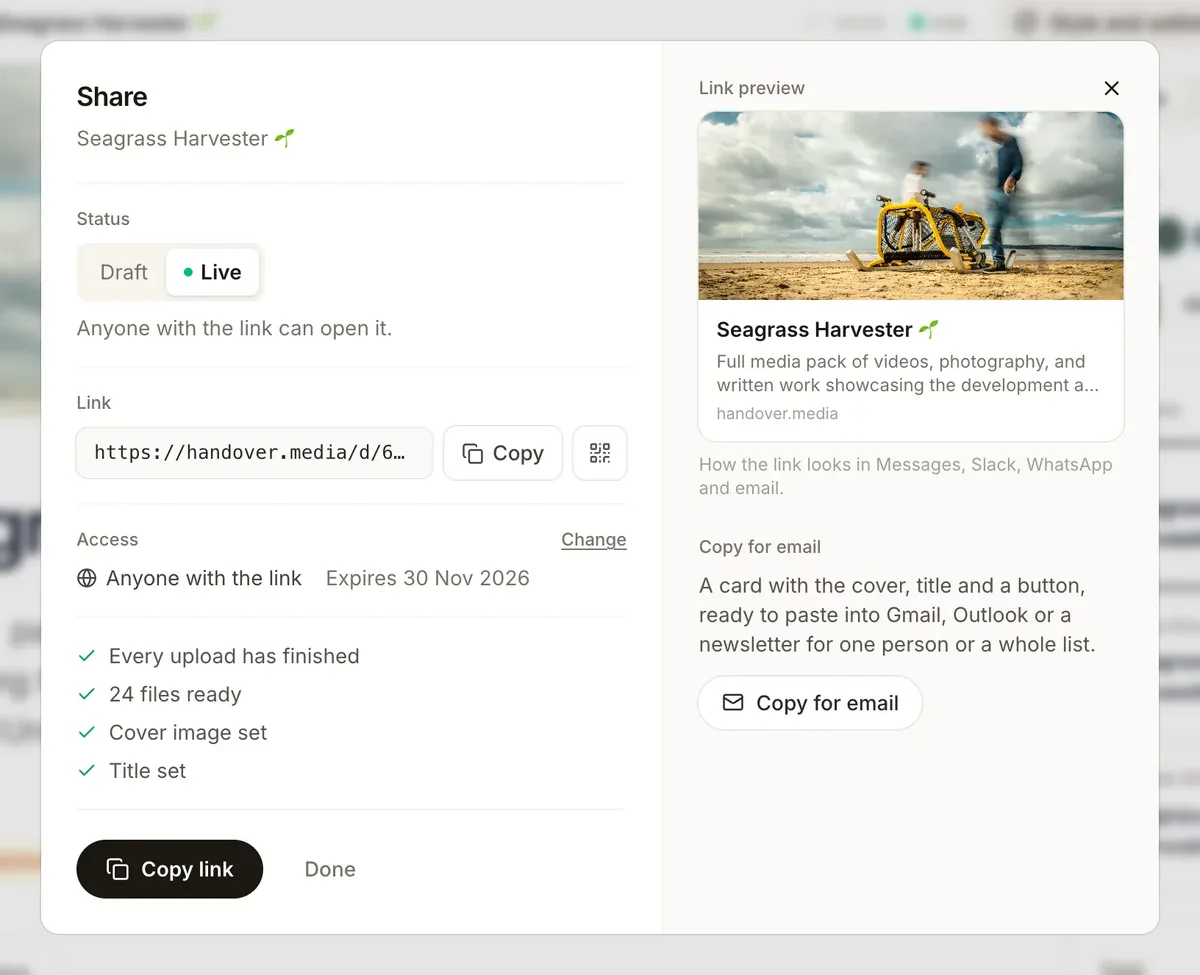 The Share dialog with the delivery status, link, access settings and a preview of the link